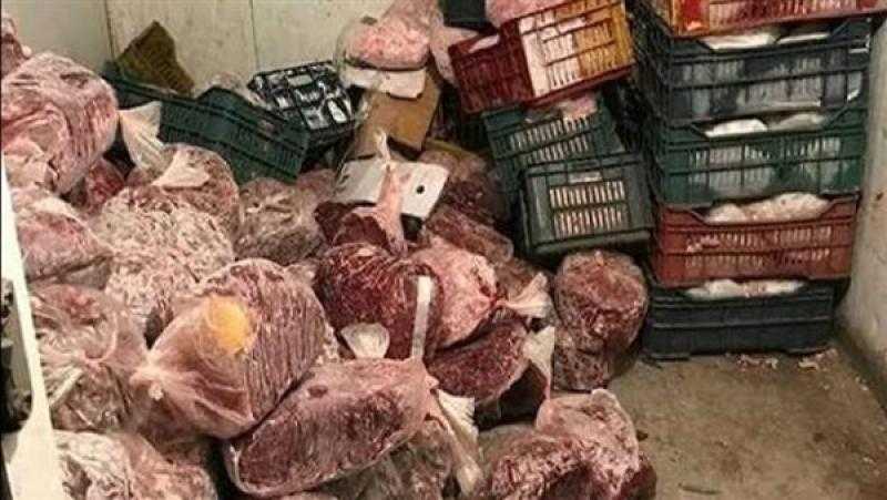 إعدام 2 طن لحوم فاسدة عثر عليها داخل مصنع بسطرمة في القاهرة