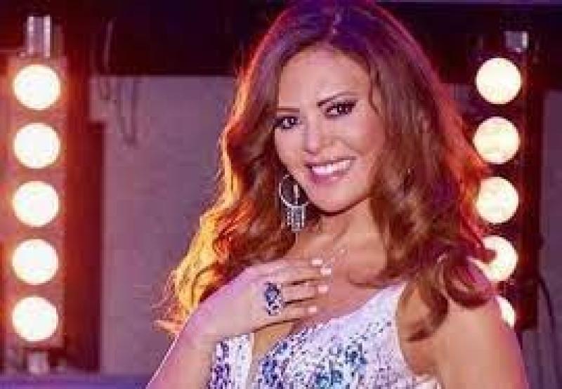 بعد تعرضها للتحرش على يد مخرجين من الوسط الفني.. الفنانة كارمن لبس تكشف تفاصيل مثيرة عن حياتها