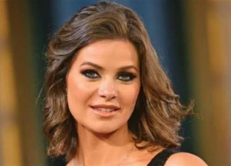 يسرا اللوزي تشارك جمهورها بصورة من فيلم «المحكمة»