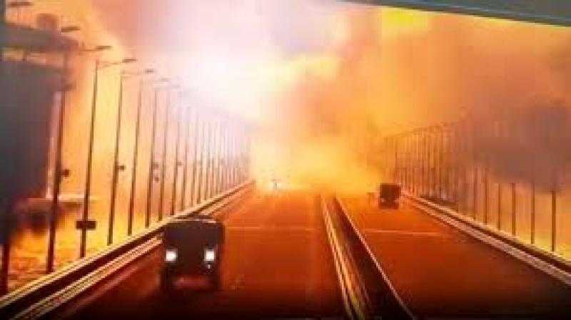 النقل الروسية: نقل  100 شاحنة و 650 راكباً عبر مضيق كيرتش منذ حادث الانفجار