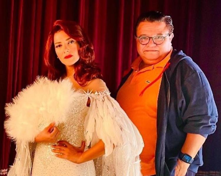 «انستونا مع الأستاذ».. هكذا علقت دنيا سمير غانم على صورتها رفقة خالد جلال