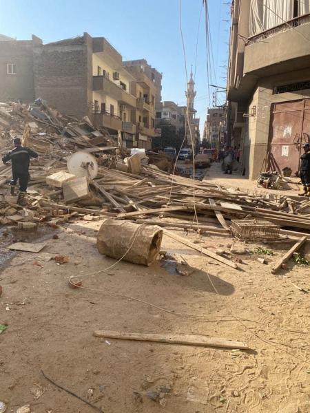 صورة من العقار المنهار 
