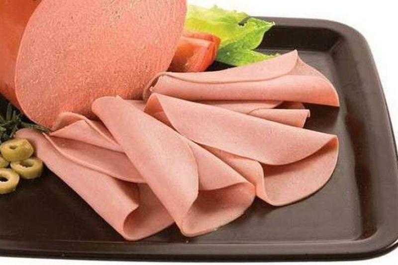 طبيب يحذر الأمهات من عمل ساندوتشات اللانشون للصغار