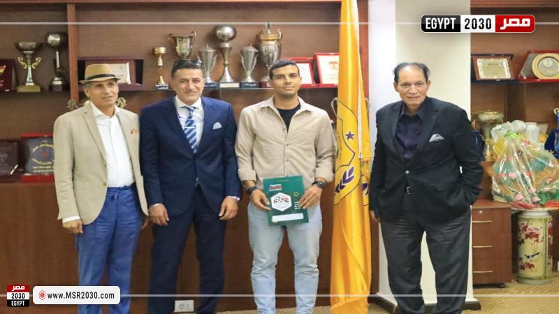 تعاقد اللإسماعيلي مع محمد خليفة