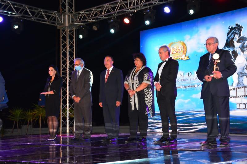 ”فرح” يفوز بجائزة العمل الأول بمهرجان الإسكندرية السينمائي