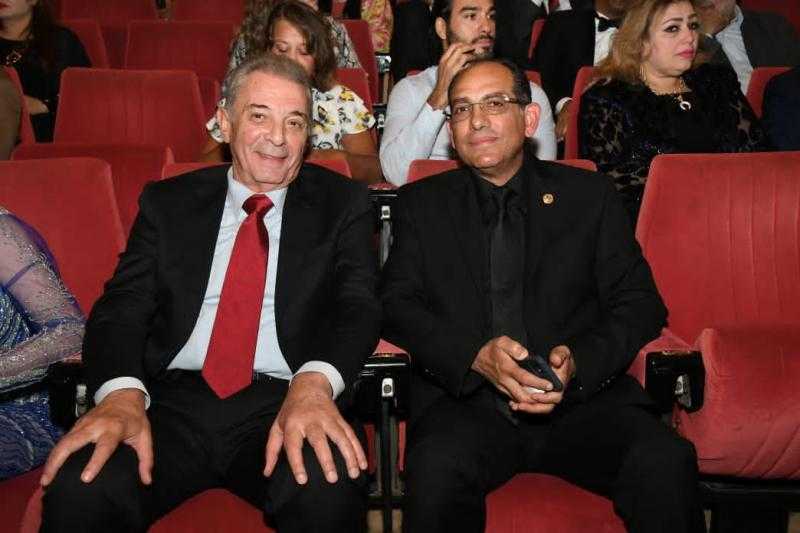 محمود حميدة: أتمنى استمرار النجاح لمهرجان الإسكندرية وأشكر ضيوفه