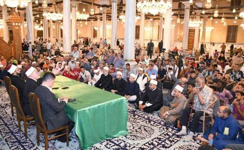 إمام مسجد الحسين: النبي كان يتعامل بالتواضع مع أهل بيته