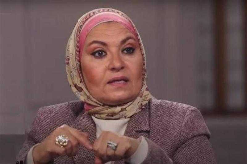 «أضراره جسيمة».. هبة قطب تحذر الشباب من هذا الشئ الخطير
