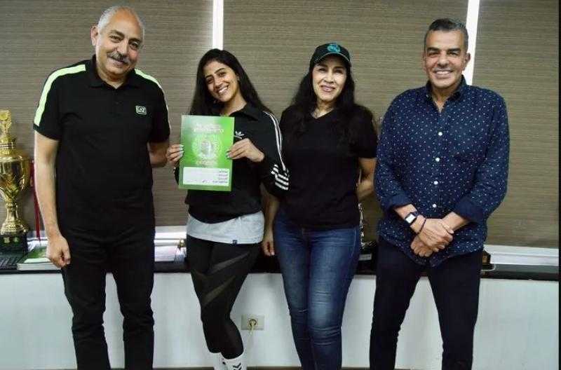 هناء حمزة تفتح النار: «الأهلي زور عقد ابنتي وعايز يفوز بالبلطجة والظلم»