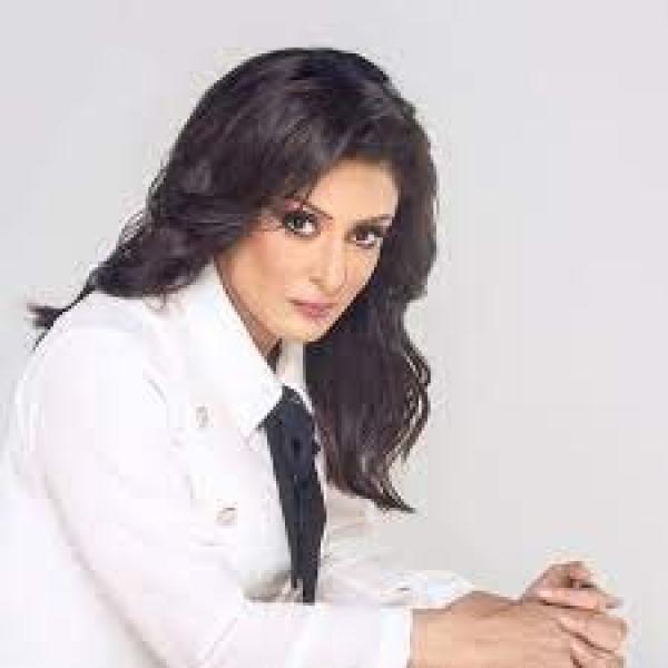 اسمه يشرف أي حد.. الإعلامية منى عراقي تعلن زواجها من الدكتور أيمن رشوان