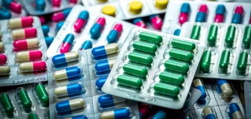 عقب واقعة طفلتي الإسكندرية.. الصيادلة تفجر مفاجأة صادمة  المضاد الحيوي  «فيديو»