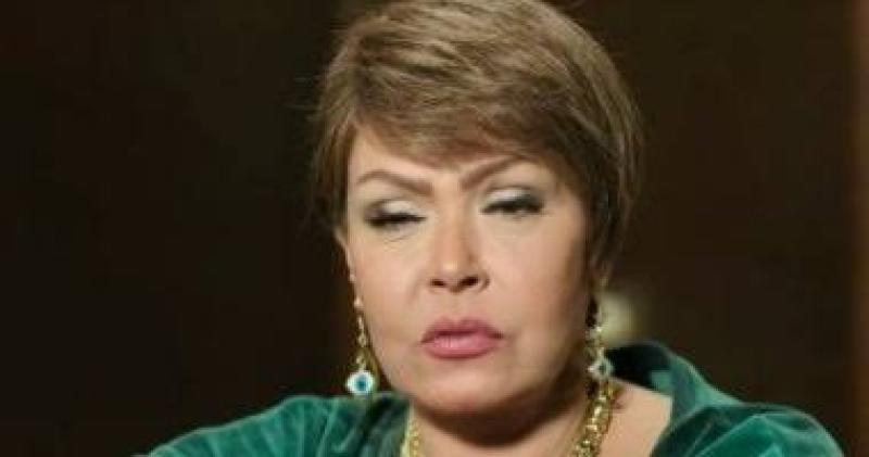 لوسي: «زوجي وابني يحترمان مهنة الرقص»