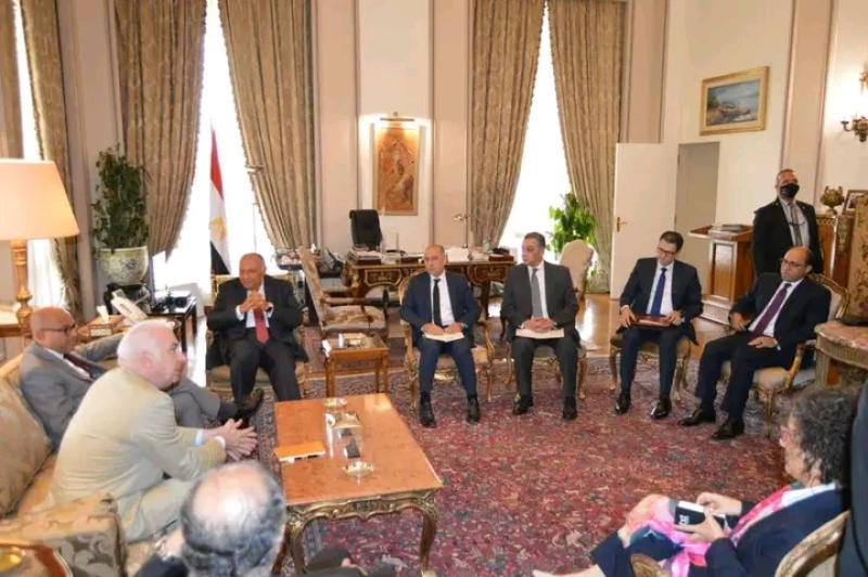 سامح شكري يستقبل السكرتير التنفيذي لاتفاقية الأمم المتحدة الإطارية لتغير المناخ 
