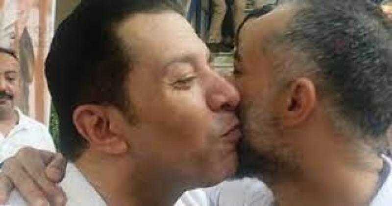 مصطفى كامل يكشف رأيه في قرار هاني شاكر بمنع الفلاشة في الحفلات