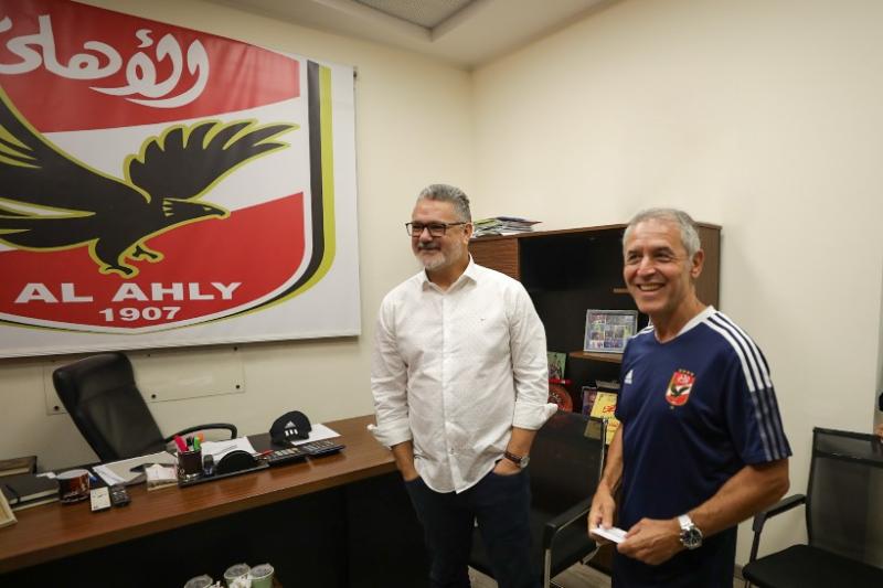 الجهاز الفني للأهلي يستقبل «روجيرو ميكالي»