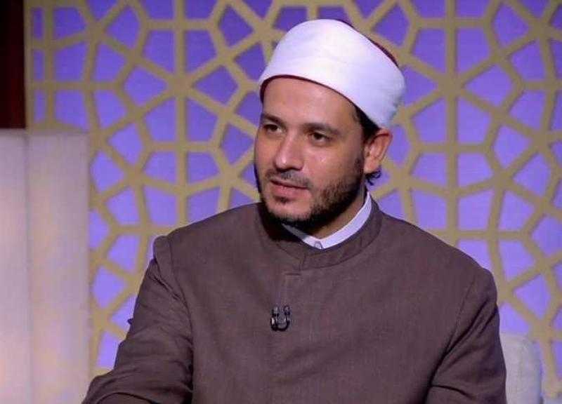 متصلة: ابني يريد الزواج من مطلقة ولديها طفل.. رد ناري من أزهري
