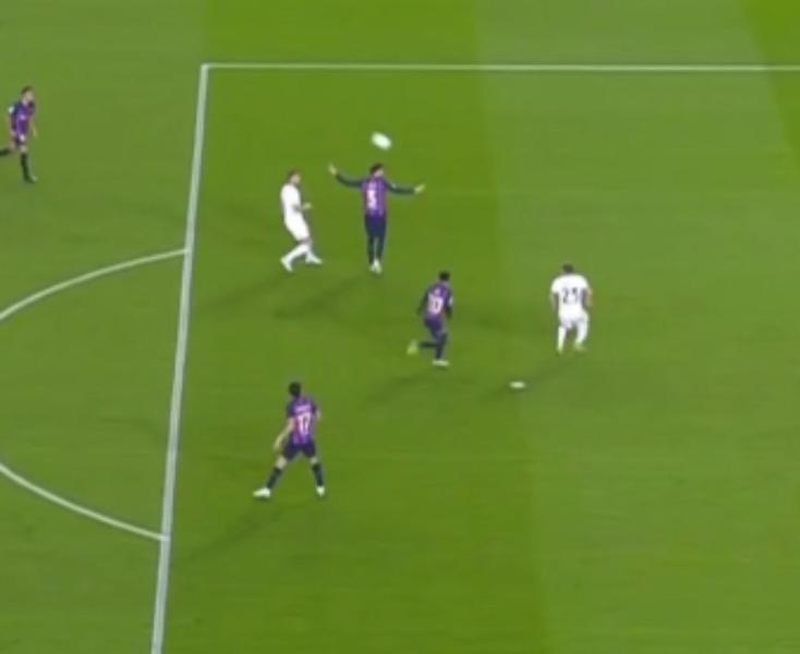 مباراة مجنونة.. برشلونة يتعادل أمام إنتر ميلان 3 - 3 في أبطال أوروبا