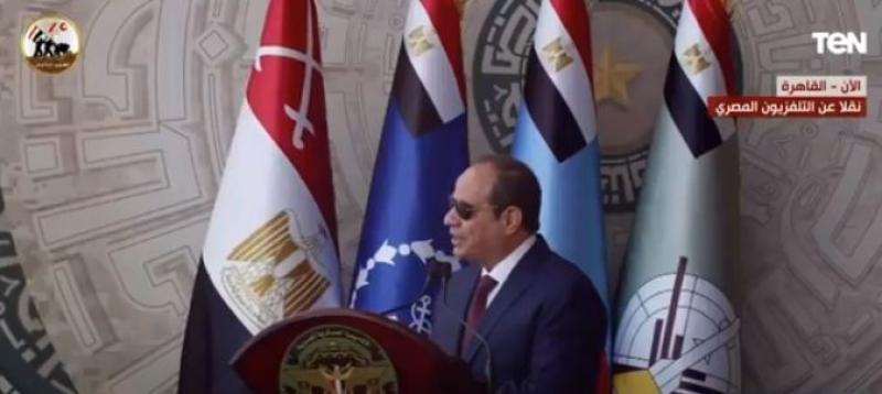 الرئيس السيسي: دور الجيش يضحي ويحمي ويصون البلد «فيديو»