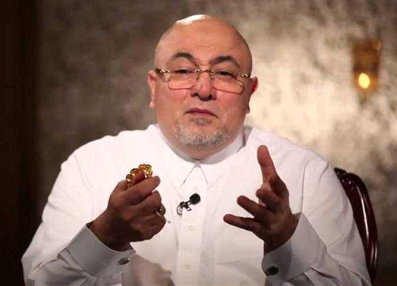 خالد الجندي: «أقبل يد العلماء وأحمل نعالهم».. فيديو