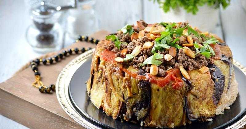 طريقة عمل المقلوبة باللحمة والباذنجان