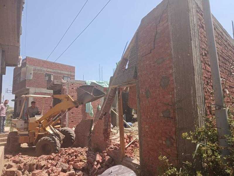 مصطفى بكري عن قانون التصالح على مخالفات البناء: «مصالح المواطنين معطلة والناس بتقول آه»