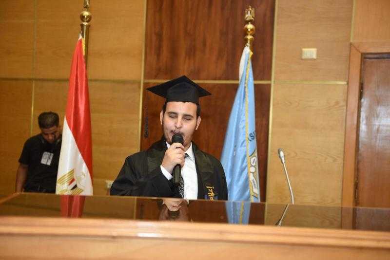 لأول مرة تعيين معيد من ذوي الهمم.. رئيس جامعة سوهاج يكشف التفاصيل