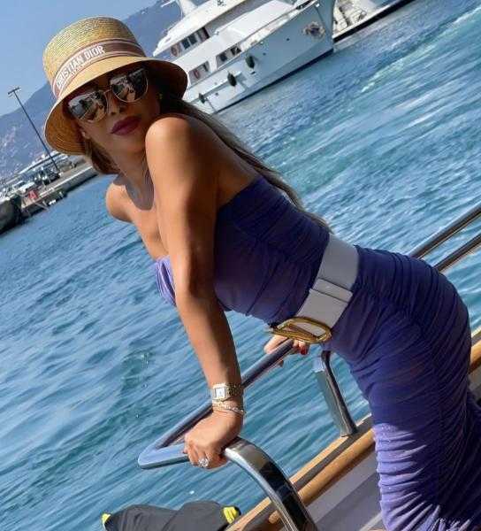 بإطلالة بنفسجية وحافية القدمين.. نوال الزغبي تودع الصيف