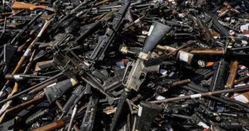 ضبط 1230 قطعة سلاح نارى أبرزها 113 بندقية آلية