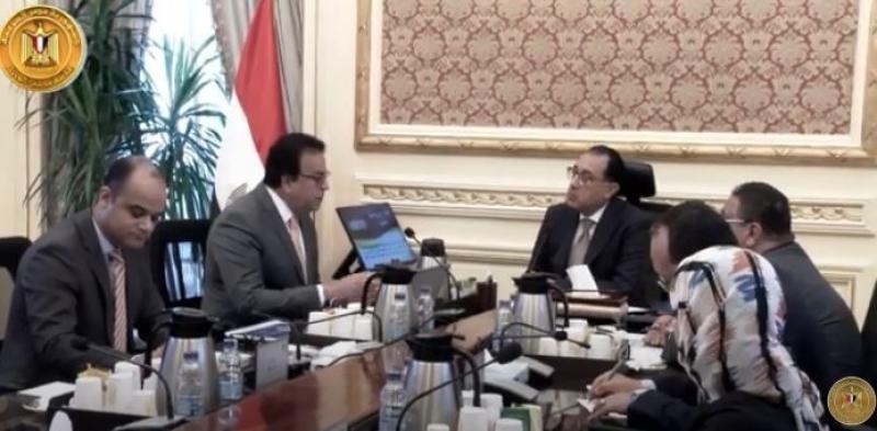 مدبولي يستعرض مع وزير الصحة تنفيذ الاستراتيجية القومية لتنمية الأسرة المصرية «فيديو»