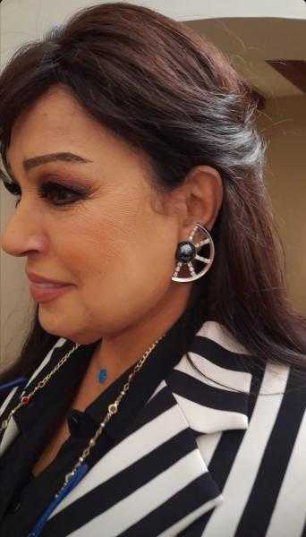 بمكياج.. أحدث ظهور لـ فيفي عبده على السوشيال ميديا