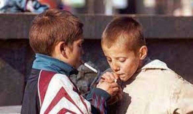 استشاري طب نفسي: هؤلاء الأطفال أكثر عرضة للإدمان  «فيديو»