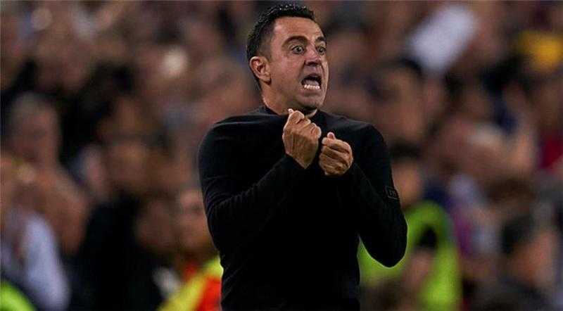 تفاصيل حديث تشافي مع لاعبي برشلونة عقب الخسارة من بايرن ميونخ