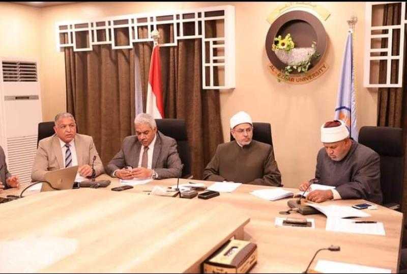 رئيس جامعة الأزهر يترأس اجتماع مناقشة برنامج الساعات المعتمدة