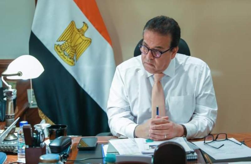 وزير الصحة خلال الاجتماع 