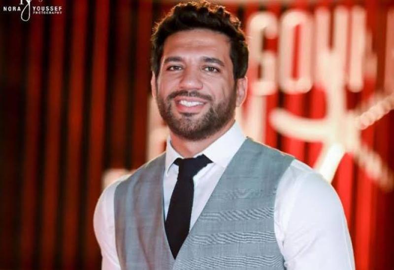 حسن الرداد يخطف الأنظار في أحدث ظهور له