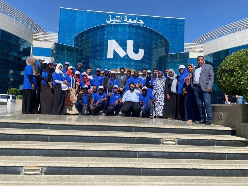 المشاركون بمنتدى الشباب المصري السوداني يزورن حاضنة أعمال جامعة النيل