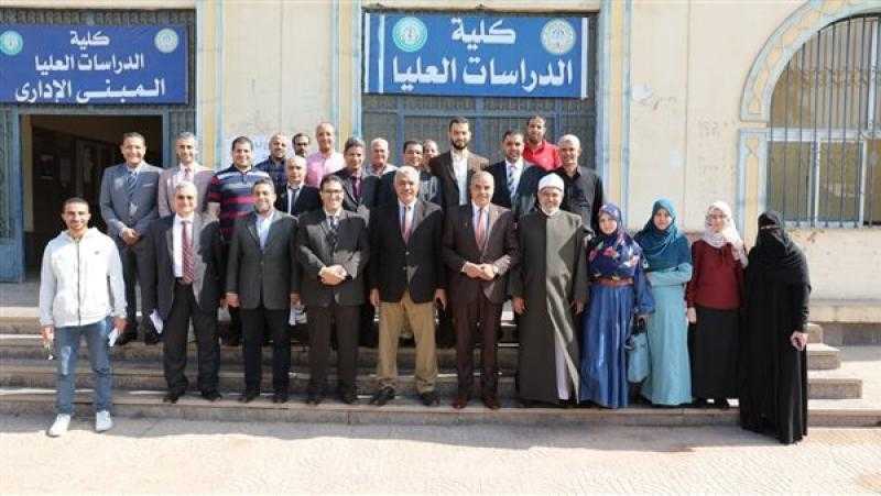 رئيس جامعة الأزهر يتفقد مركز بيانات قواعد الرسائل العلمية بكلية الدراسات العليا