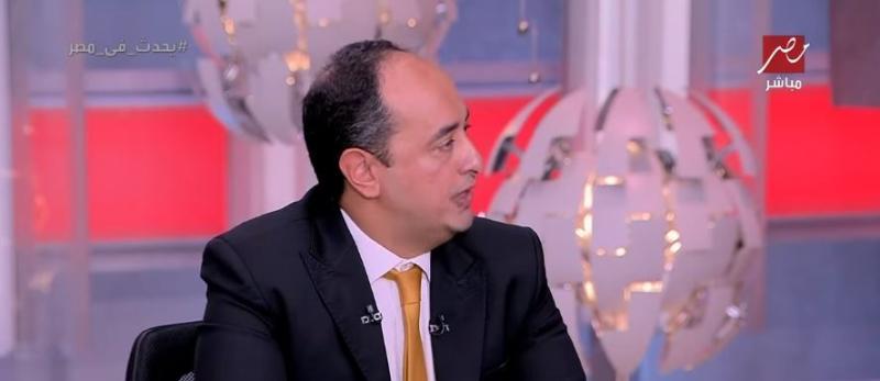 هل إجبار شيرين على العلاج من الإدمان قانوني؟.. عمرو عثمان يجيب «فيديو»