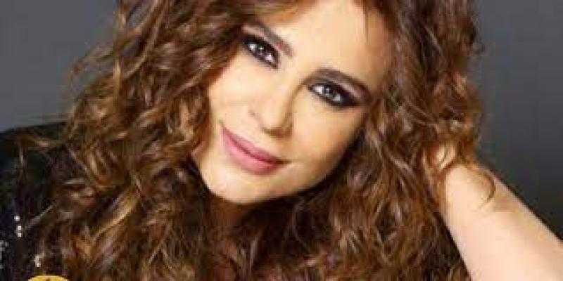 كارول سماحة تروج لـ «مغرومة بمين»