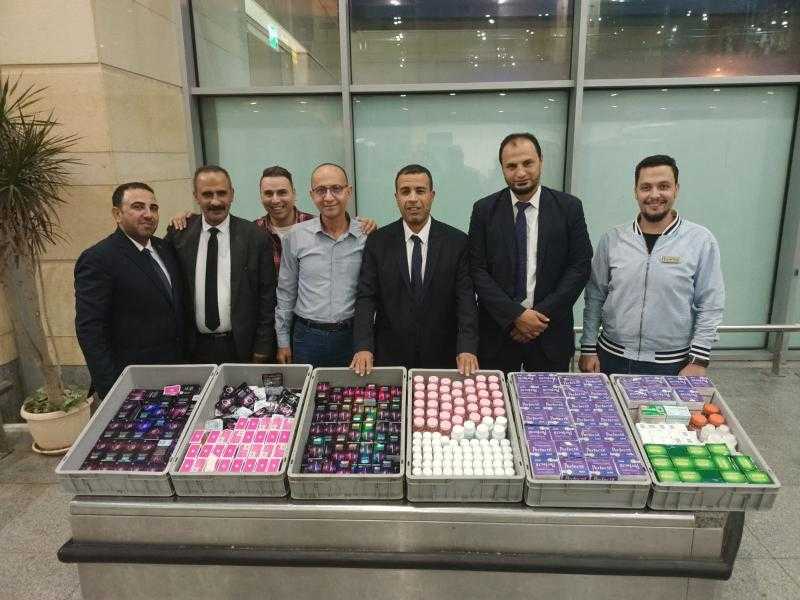 جمارك مطار برج العرب تضبط تهريب كمية من مستحضرات التجميل