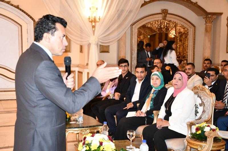وزير الرياضة يشهد ختام معسكر بناء قدرات أعضاء هيئة مكتب برلمان شباب مصر