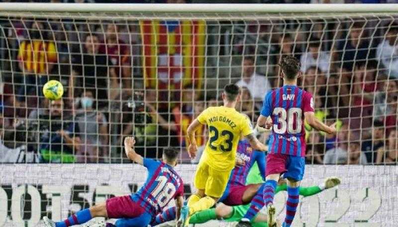 موعد مباراة برشلونة وفياريال بالدوري الإسباني والقنوات الناقلة