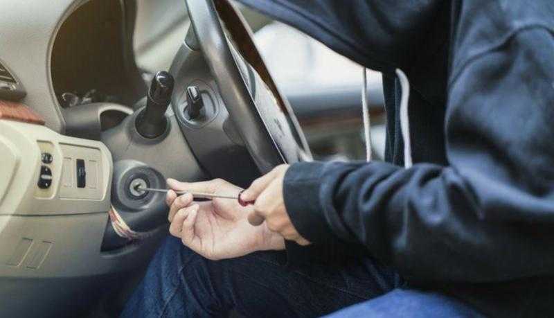 بأسلوب «المفتاح المصطنع».. ضبط عصابة سرقة السيارات بالقاهرة