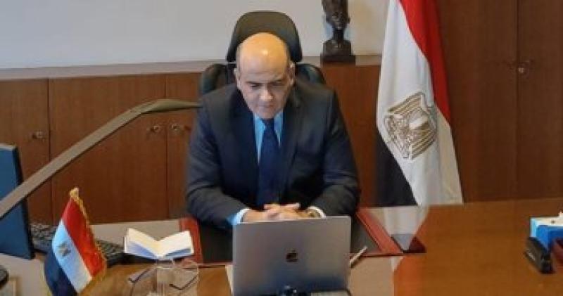 السفير حاتم عبد القاد
