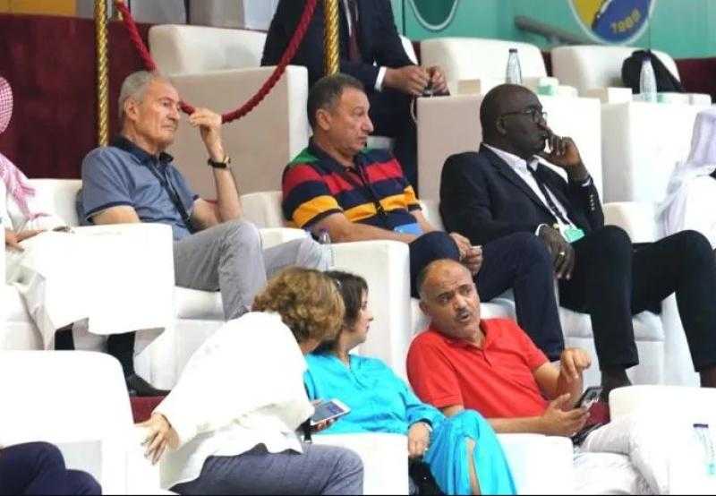 وعكة صحية تمنع الخطيب من حضور مباراة الأهلي في كأس العالم
