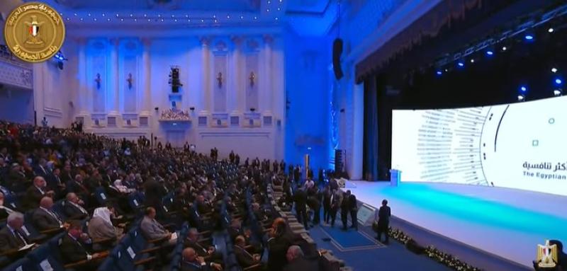 بدء توافد الحضور لقاعة المؤتمر الاقتصادي بالعاصمة الإدارية