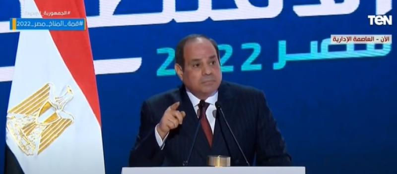 السيسي عن حل أزمات الفصول والمستشفيات: «معندناش نعمل أكتر من كده».. فيديو