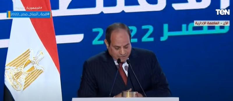 السيسي: «الأسر المصرية بيتنازلوا عن حاجات كتير علشان ولادهم».. فيديو