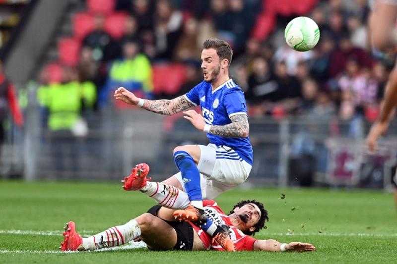 جرونينجن يهزم أيندهوفن برباعية في الدوري الهولندي