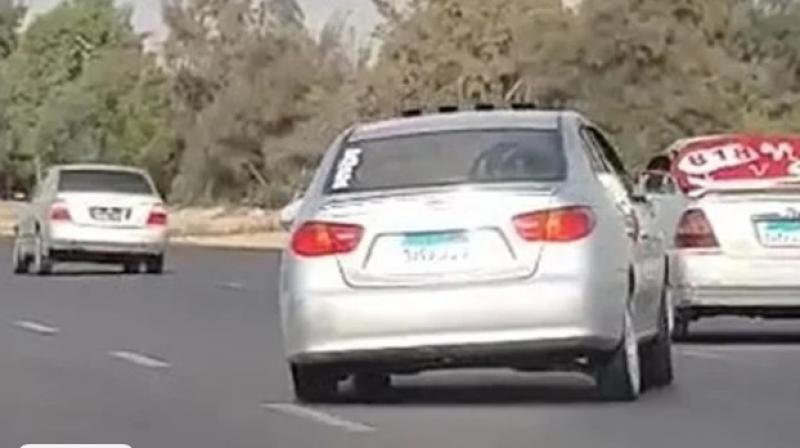 الداخلية تفحص فيديو لـ4 سيارات تؤدي حركات استعراضية بطريق مصر إسماعيلية
